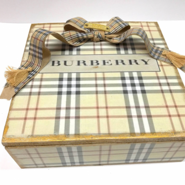 Εικόνα 2 για Luxury Edition Λαμπάδα Burberry Lover